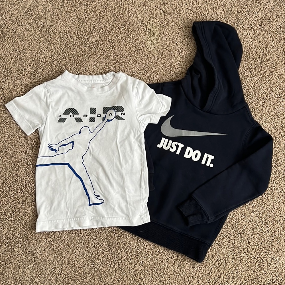 Nike+Jordan hoodie and tee bundle. 💙🤍🩶 size 4/XS
